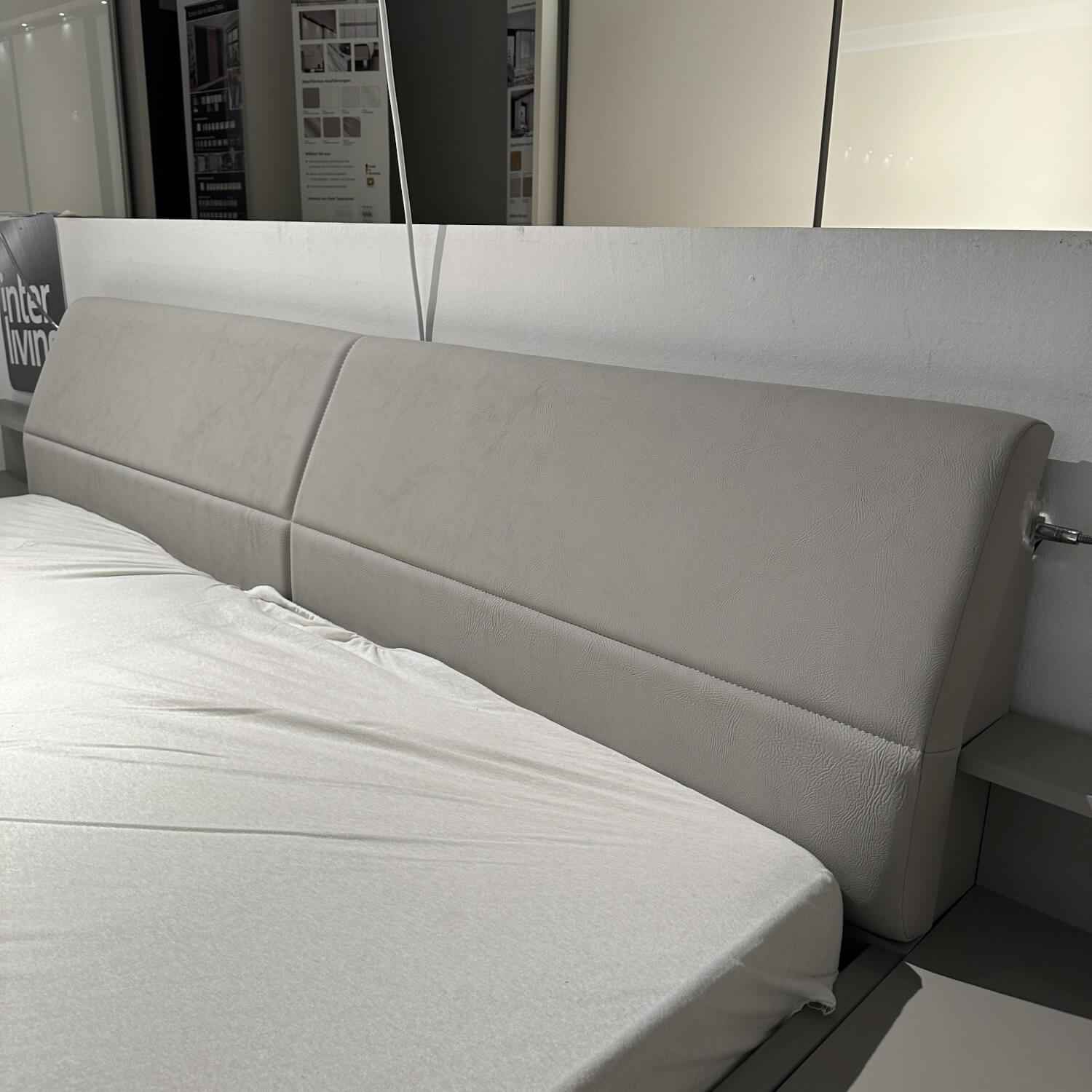 Wiemann - Schlafzimmer IL 1009 Dekor Kieselgrau Glas Weiss Nachtkommoden Schrank Bett Ohne Matratzen Und Lattenrost - 13