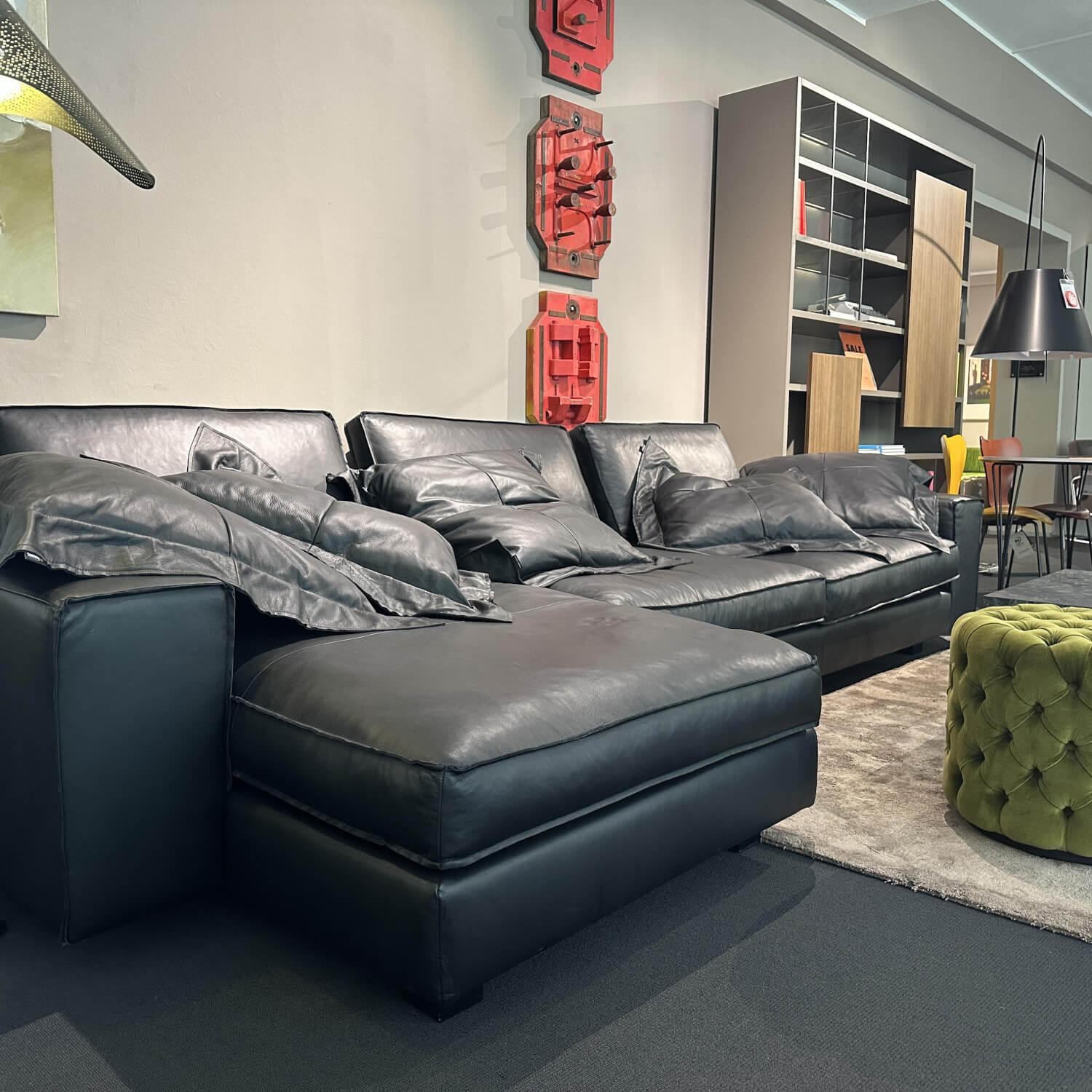 Tommy M - Ecksofa Al Jazar Leder Cuba Black Schwarz mit Kissen - 4