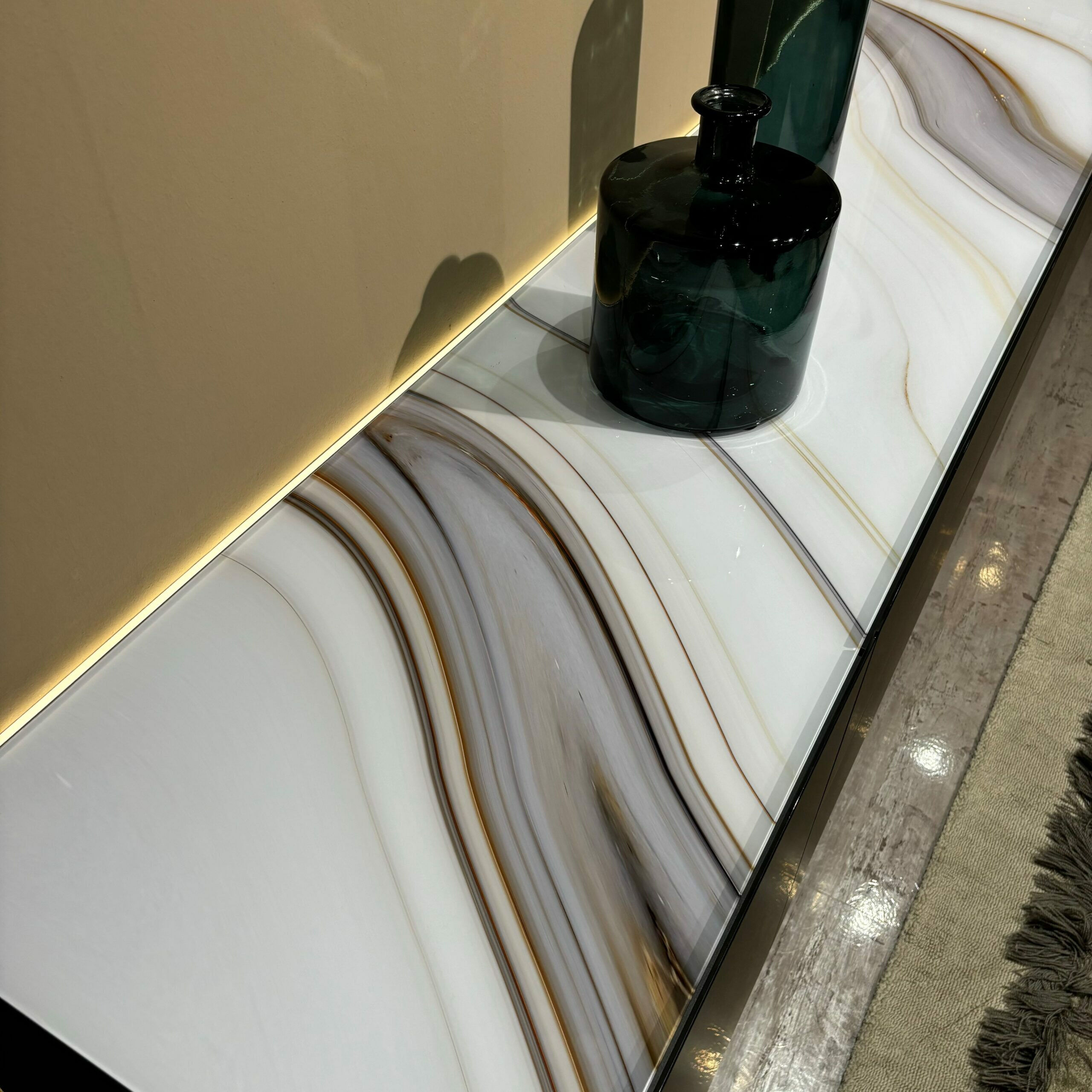 Spectral Smart Furniture - Lowboard Side Korpus BG Black Schwarz Lackiert Front Und Seiten Satiniertem Glas RO Roast Braun Deckenplatte Designglas DG107 Marmor Latte Braun Grau Weiß - 4