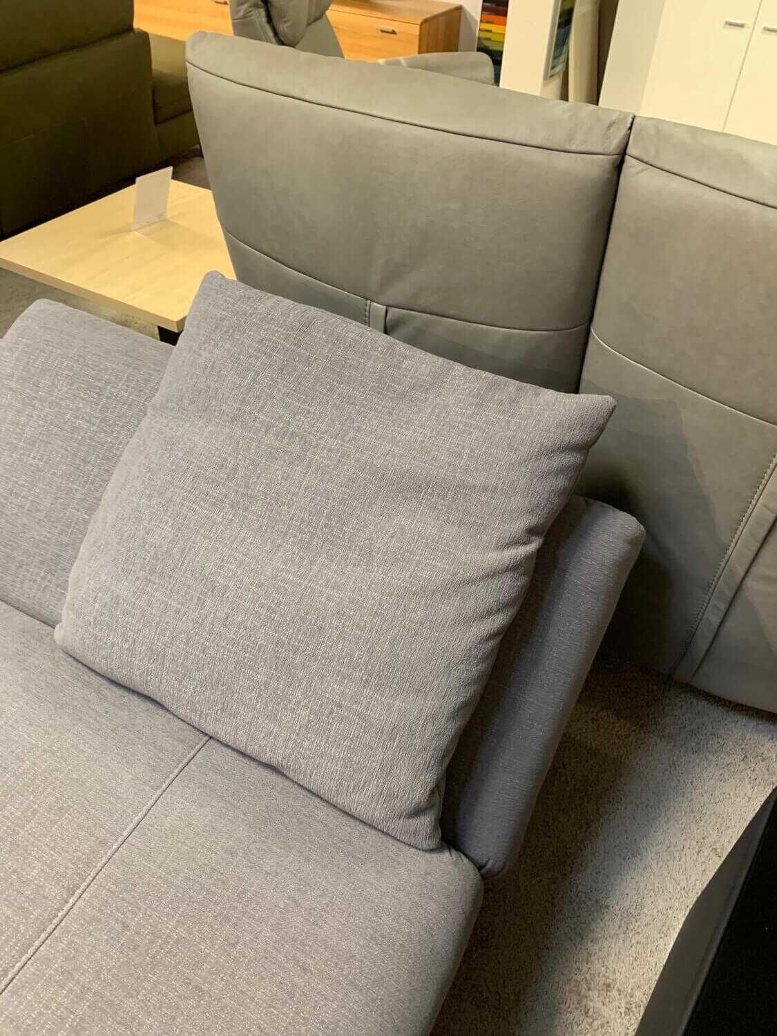 himolla-ecksofa-1612-stoff-aqua-clean-rauch-grau-mit-4-kissen-426a0aae78d95dad5d8daf693 himolla - Ecksofa 1612 Stoff Aqua Clean Rauch Grau mit 4 Kissen - 8