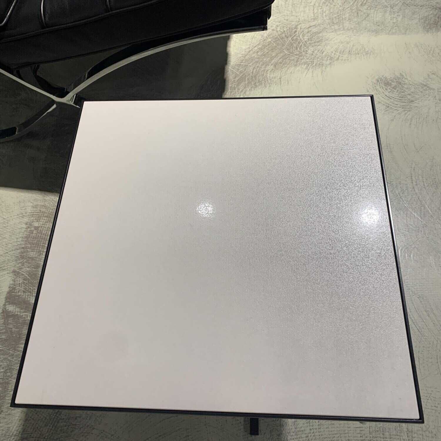 Beistelltisch K-Table Platte Weiß Gestell Grafitgrau