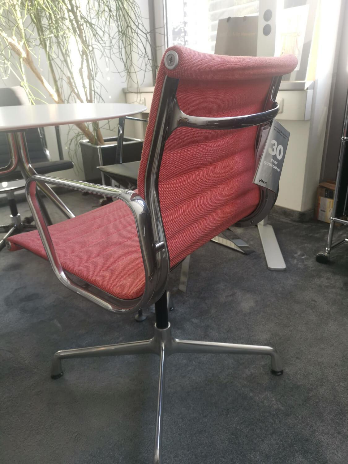 Stuhl Aluminium Chair EA 104 Stoff Hopsak Pink Poppy Red Rot