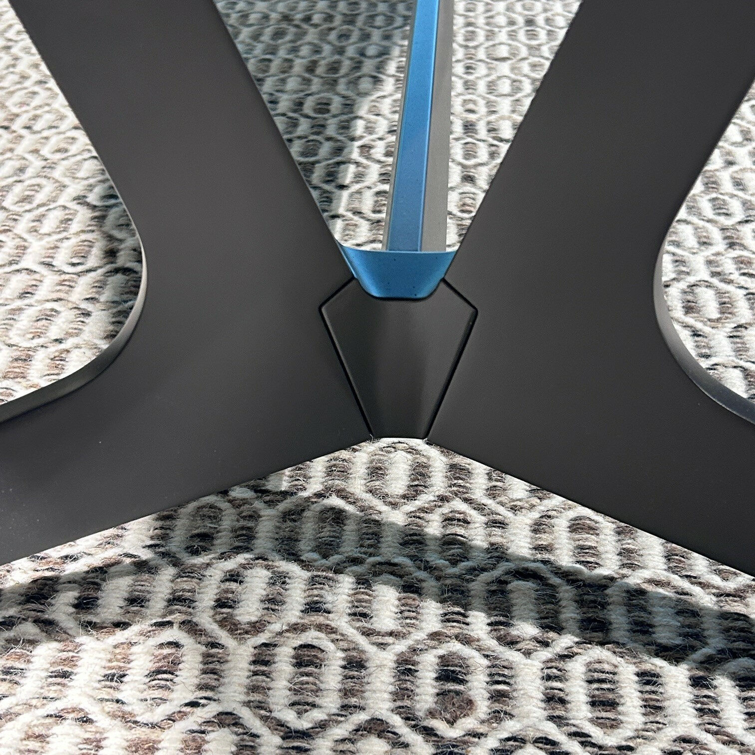 B&B Italia - Esstisch Astrum Platte Marmor Guatemala Grün Glänzend Oval Gestell Aluminium Graphit Schwarz Lackiert - 5