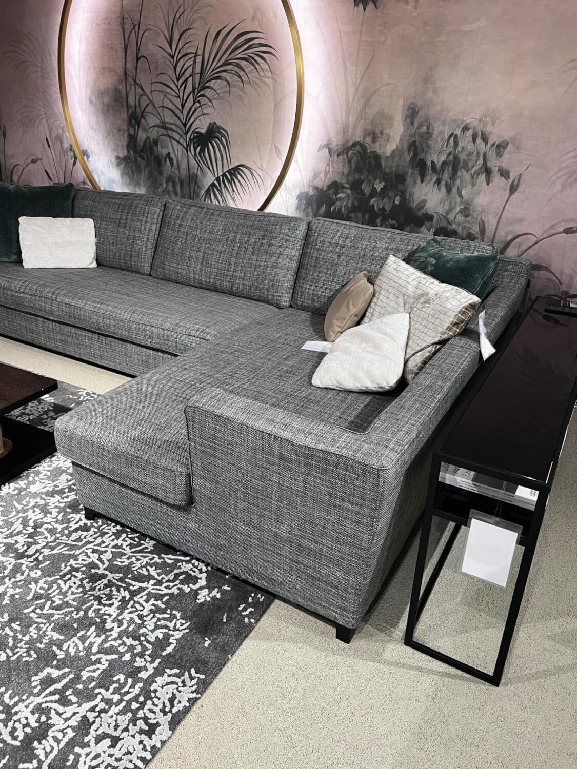 Christine Kröncke - Ecksofa Hailey Stoff Chameleon Salvia 4145 085 Grau Fuß Matt Schwarz Pulverbeschichtet - 4