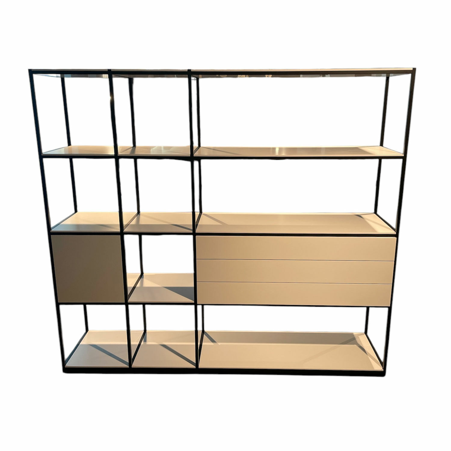Interlübke - Raumteiler-Regal Tado Korpus MDF Lack M14 Platin Grau Profil Aluminium Schwarz Eloxiert - 1