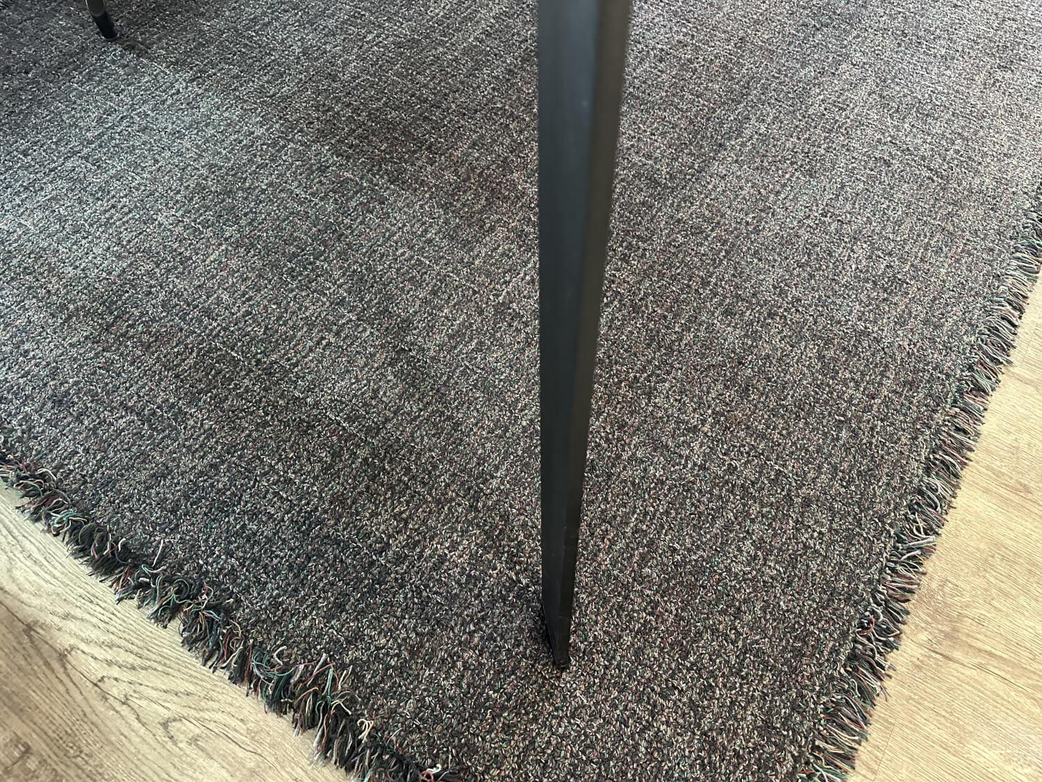 Kattwinkel - Esstisch Volt Platte Eiche Massiv Natur Geölt Vierfußgestell Flachstahl Schwarz Pulverbeschichtet - 4