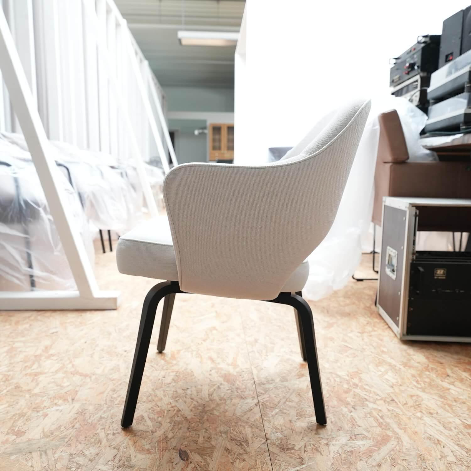 Knoll International - 6er-Set Stuhl Saarinen Kollektion Relax Bezug Stoff Dream 201DR Ivory Creme Stuhlbeine Eiche Ebenholz Gebeizt - 12