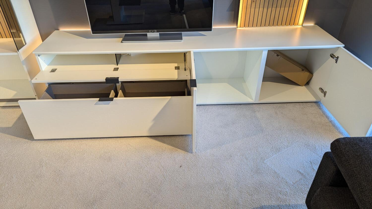 Gwinner - Wohnwand Linera Lack Seidenmatt Weiß Akzente Wildeiche Natur Mit LED Beleuchtung - 6