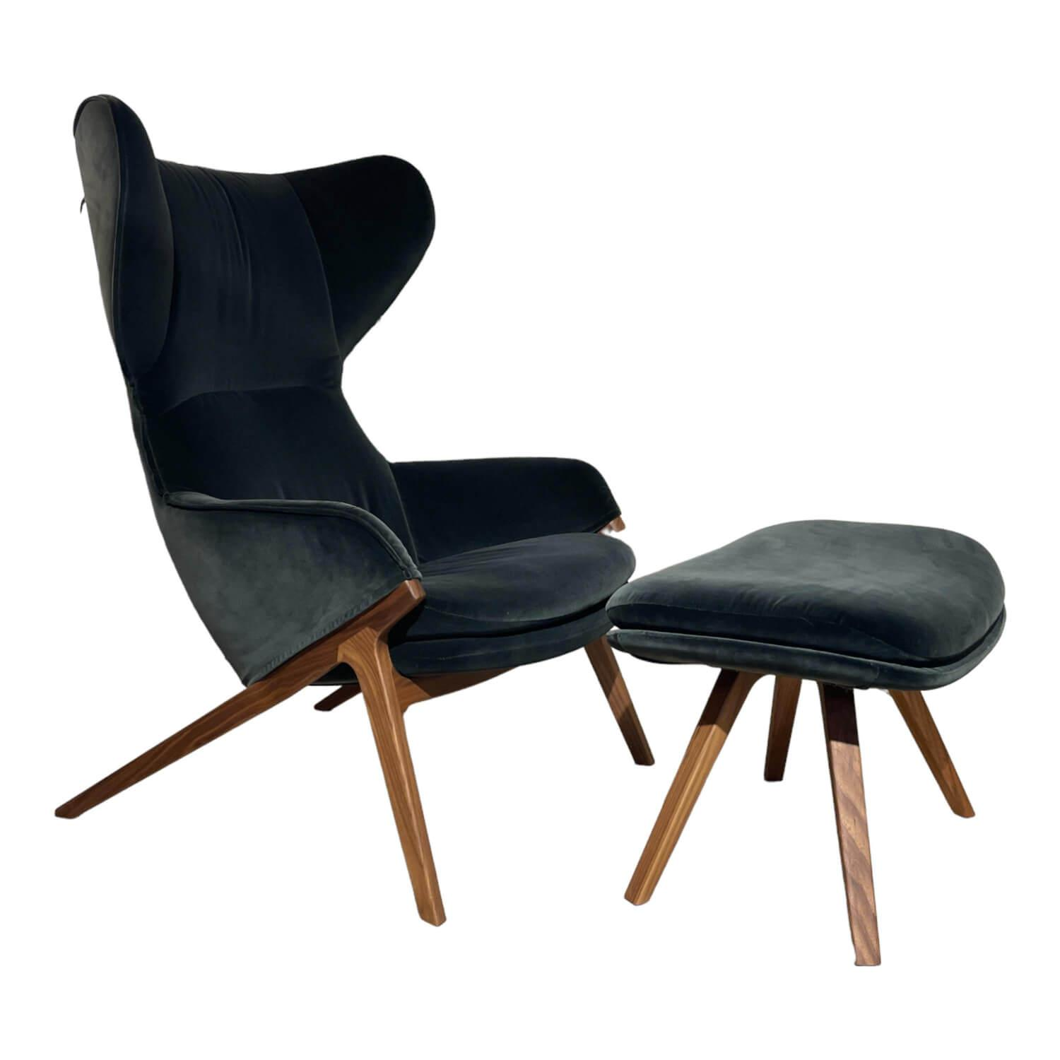 Cassina - Sessel P22 Mit Ohren Bezug Ortigia Cactus Basis Amerikanischer Nussbaum Inklusive Hocker - 1