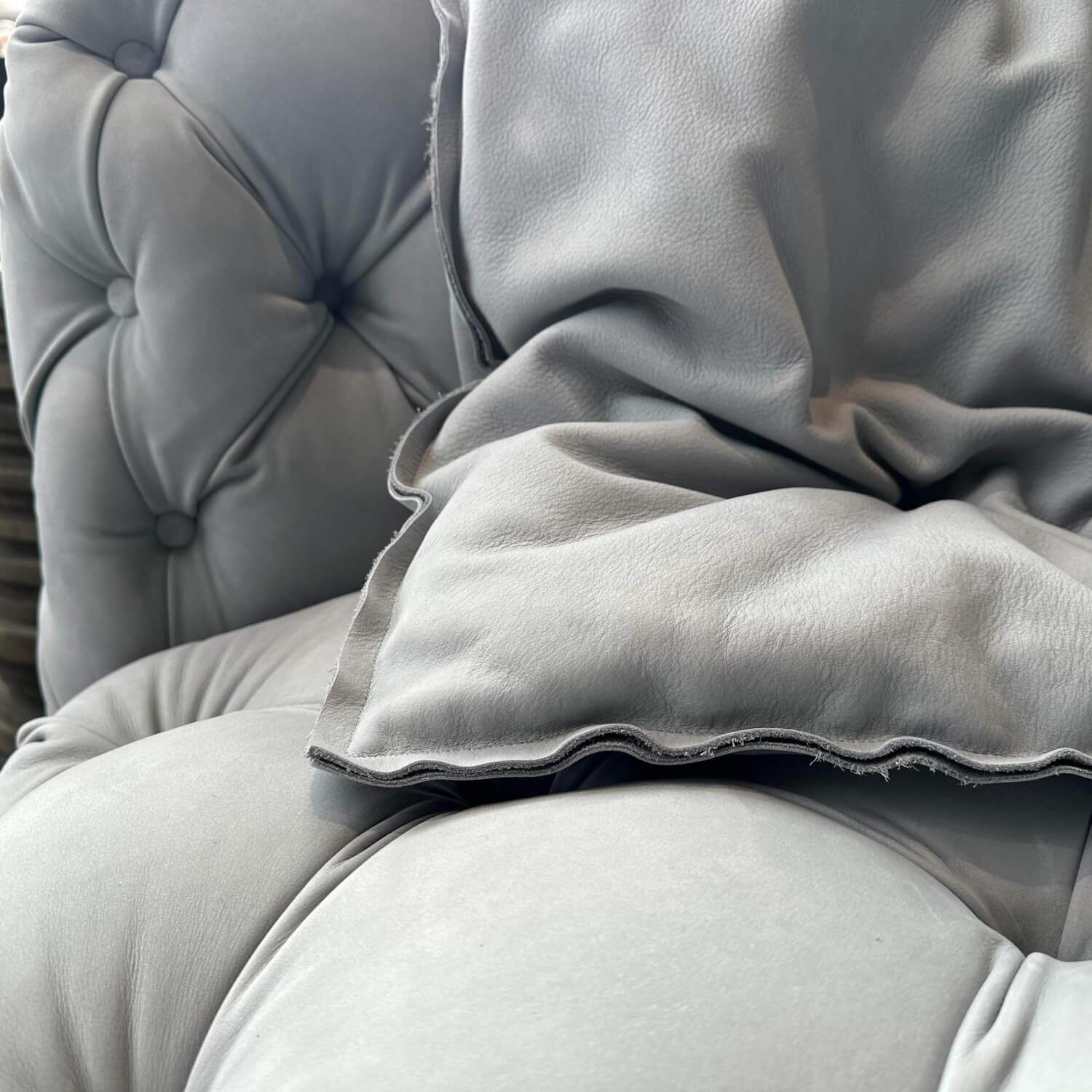 Baxter - Sofa Chester Moon Leder A Kashmir Ciment Grau Füße Buche Gefärbt Wenge Inklusive Kissen Slim - 4