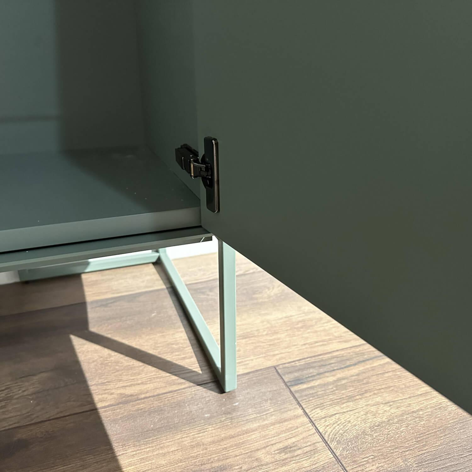 Contur - Highboard Venzone Lack 167 Onice Grün Einsatz Eiche Gestell Metall - 4