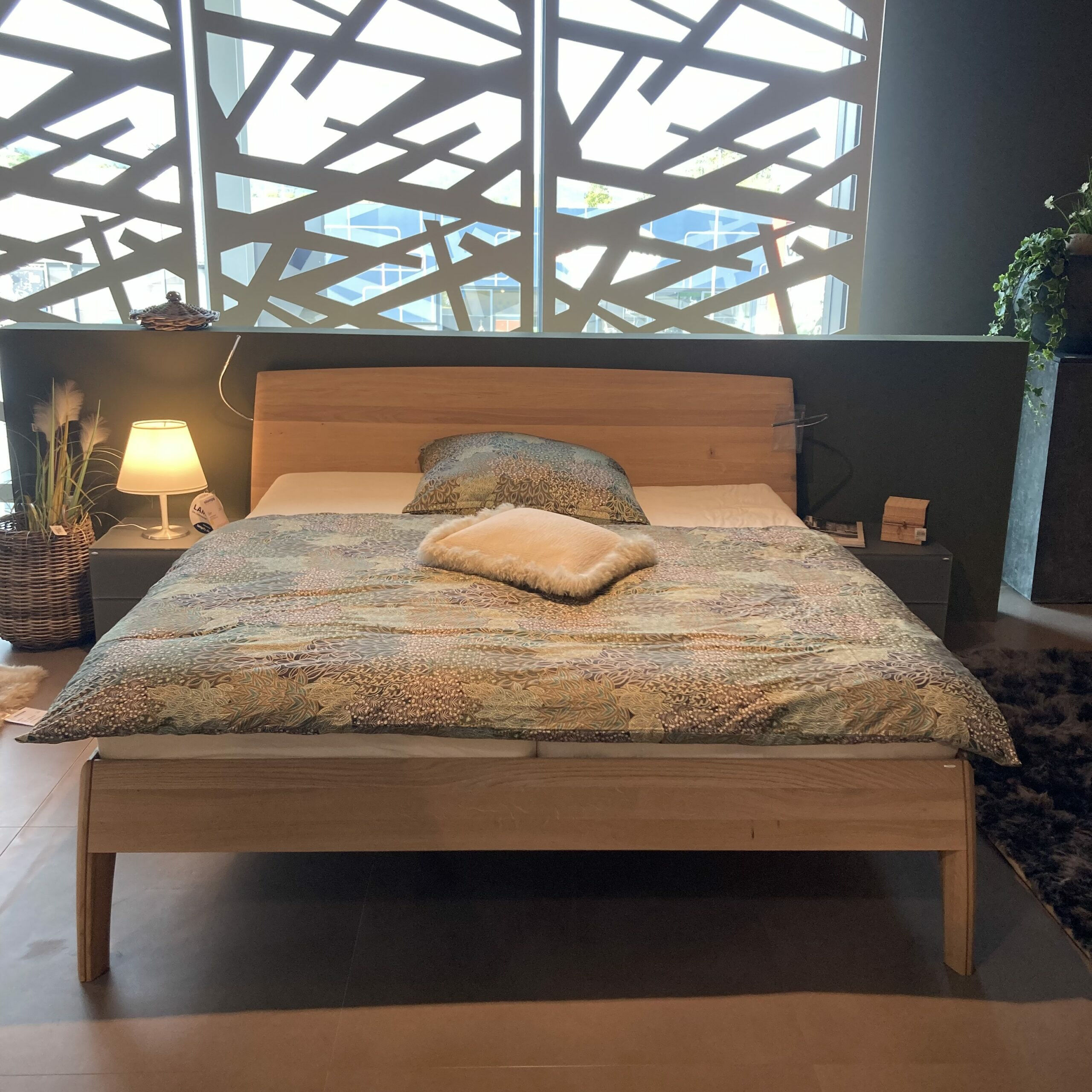 Voglauer - Schlafzimmer V-Montanara Geölte Wildeiche Glasfront Montegrau Bett Kleiderschrank - 6