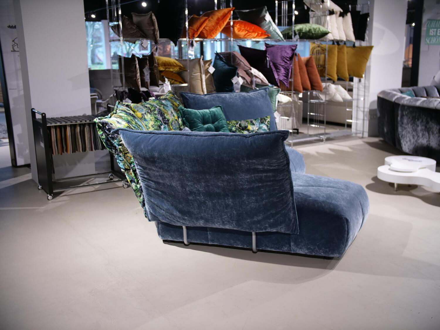 Bretz - Living area Matilda Fabric 64 1984 Happy Velvet Powder Grey Blue Colorful With cushions - 10