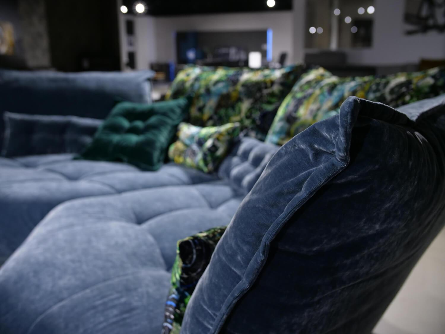Bretz - Living area Matilda Fabric 64 1984 Happy Velvet Powder Grey Blue Colorful With cushions - 4