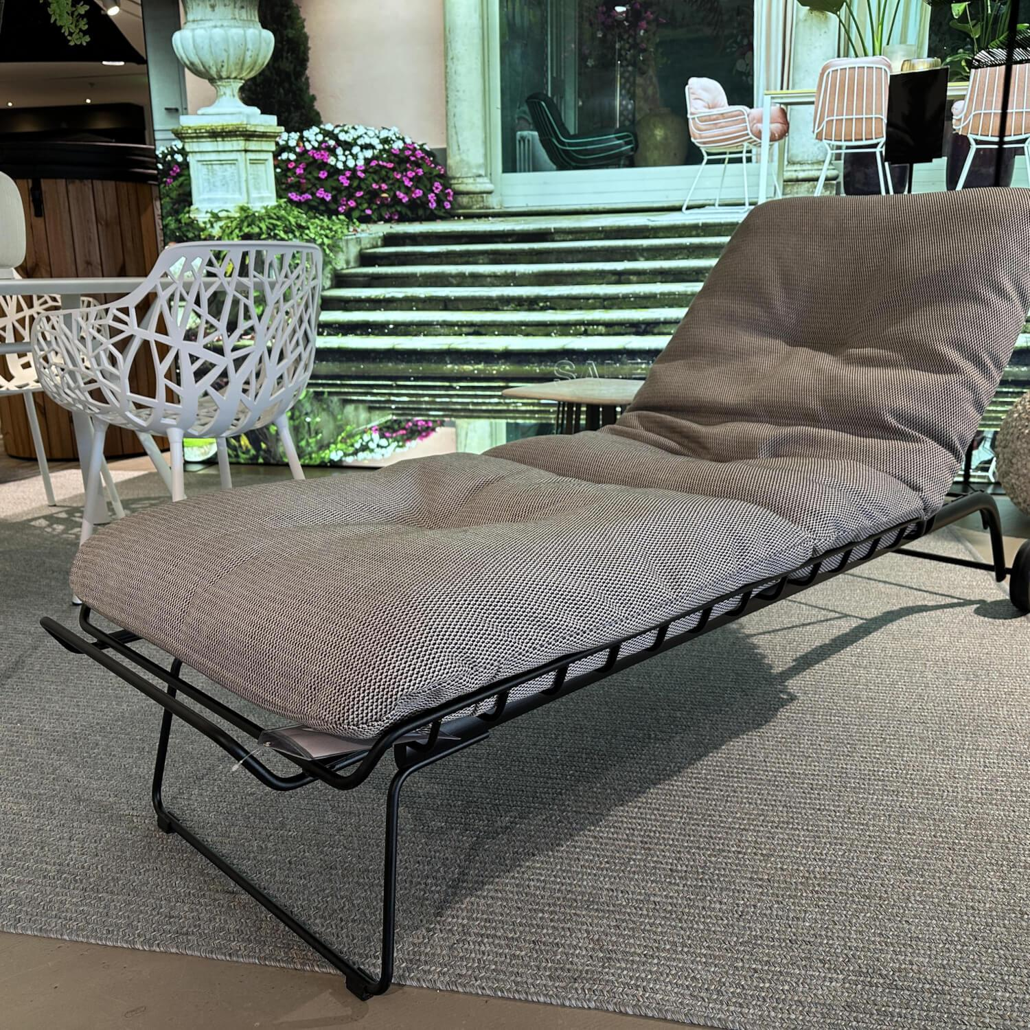 Freifrau - Outdoor Sunbed Liege Leyasol Stoff Loopi Pepper Grau Schwarz Gestell Schwarz Pulverbeschichtet - 3