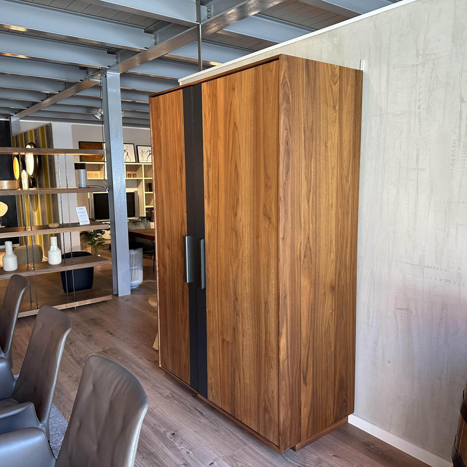 Riva1920 - Schrank Cambusa Wine Nussbaum Massiv Geölt Akzent Eisen Irondust Lackiert Mit LED Beleuchtung - 6