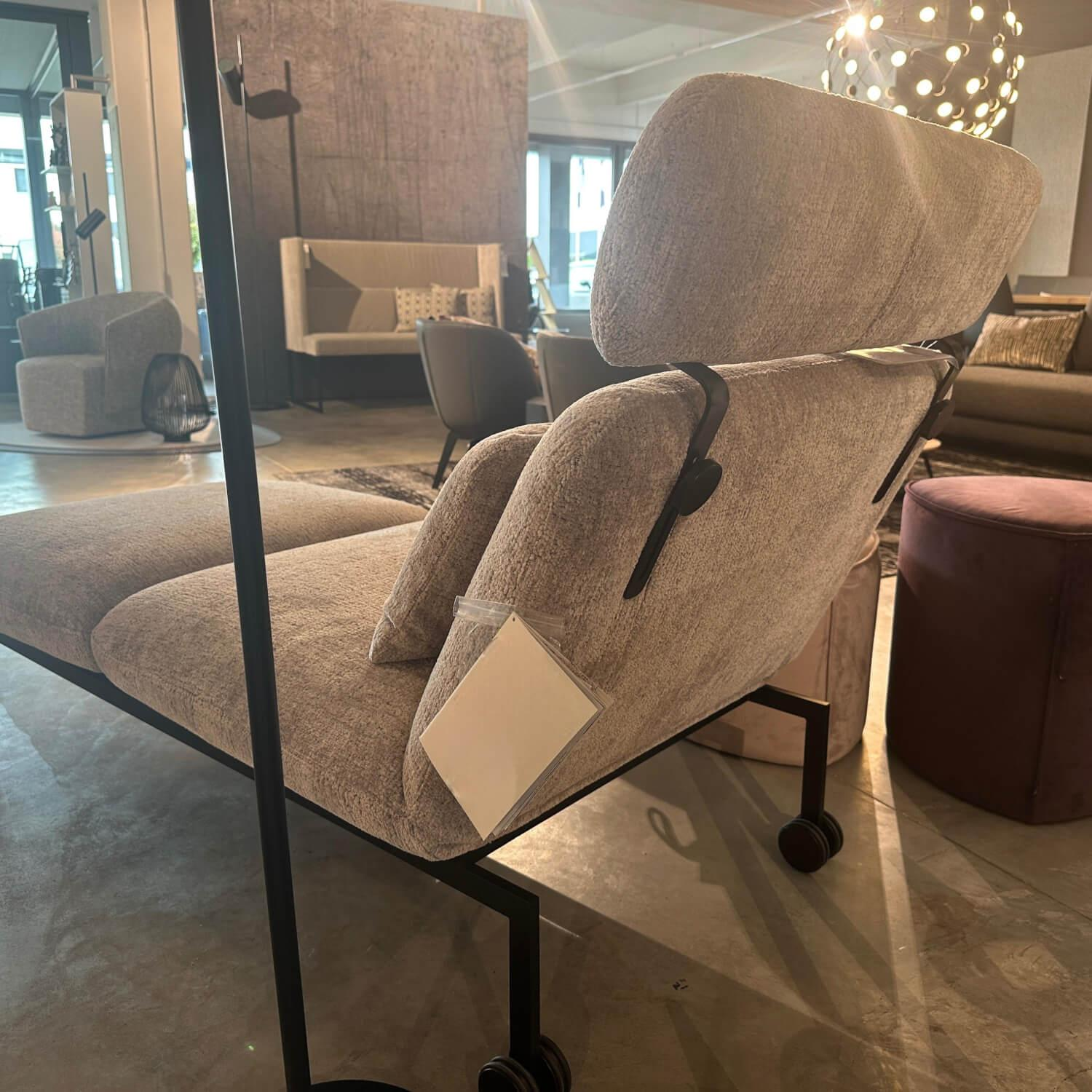 Brühl - Relaxliege Roro 98 Stoff 4001 92 Hellgrau Füße Metall Schwarz Mit Rollen - 2