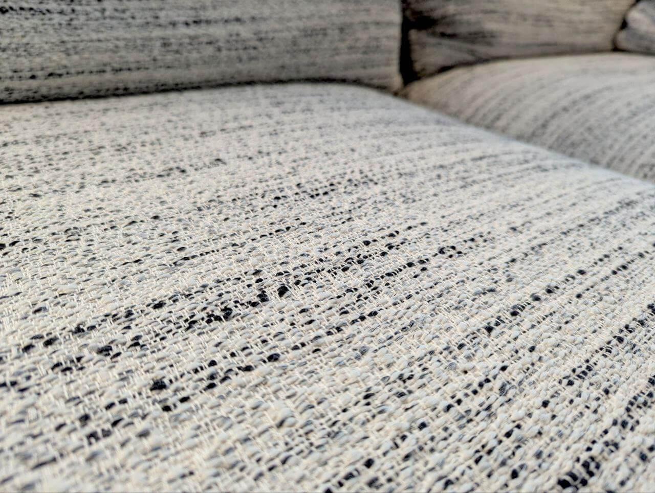 Maxalto - Sofa Lucrezia Soft Stoff Deluxe Diana Schwarz-Weiß Grau Gestell Bronzefarbig - 4