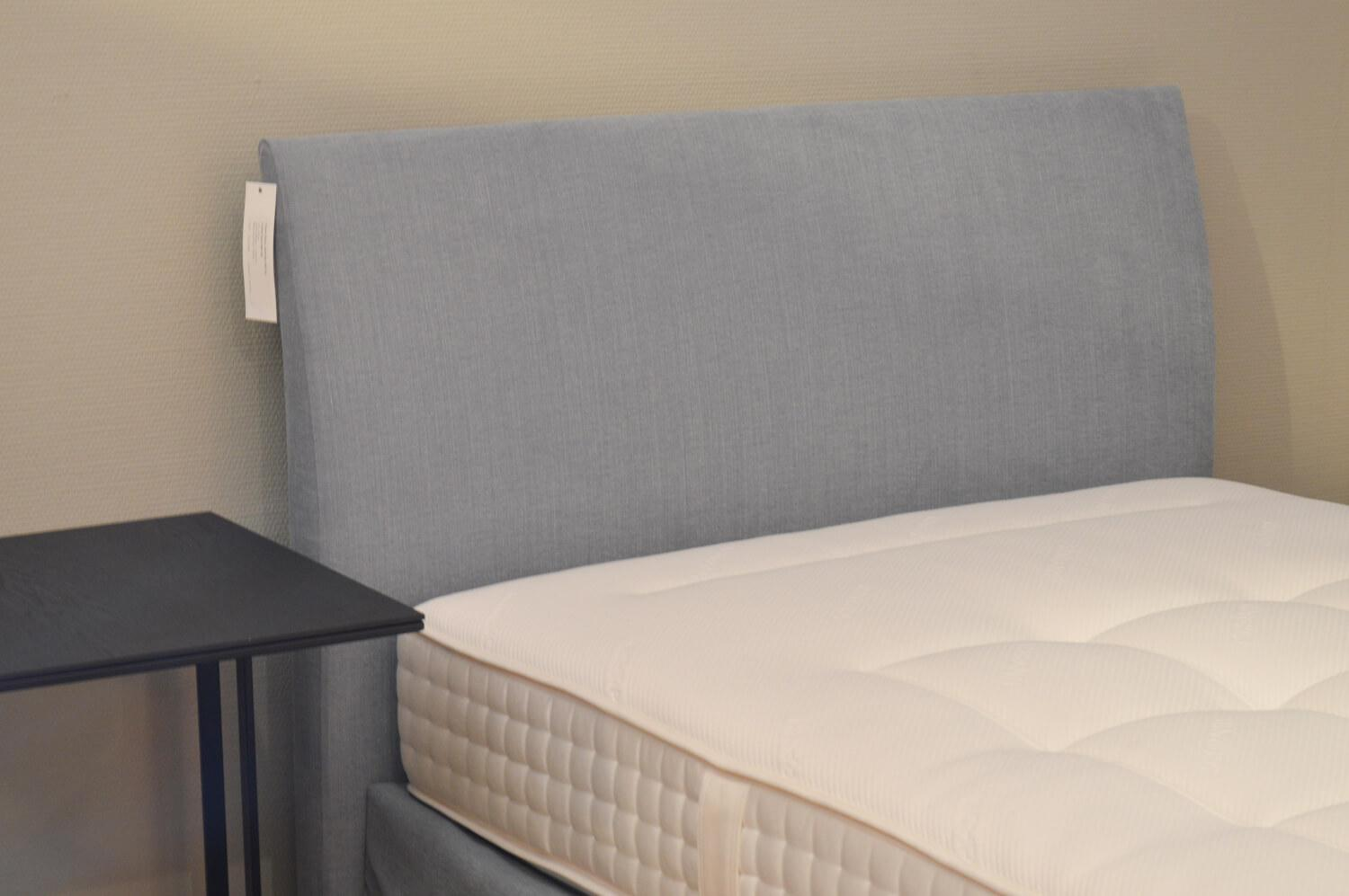 Schramm - Bett Origins mit Kopfteil Due Stoff Nils 440 Sky Blau Füße Chrom mit Matratze - 7