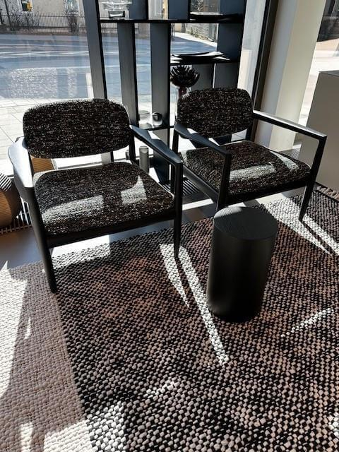 Minotti - 2er Set Sessel Yoko Stoff Medley 05 Malachite Grau Gestell Esche Massiv Lackiert Schwarz Mit Beistelltisch - 2