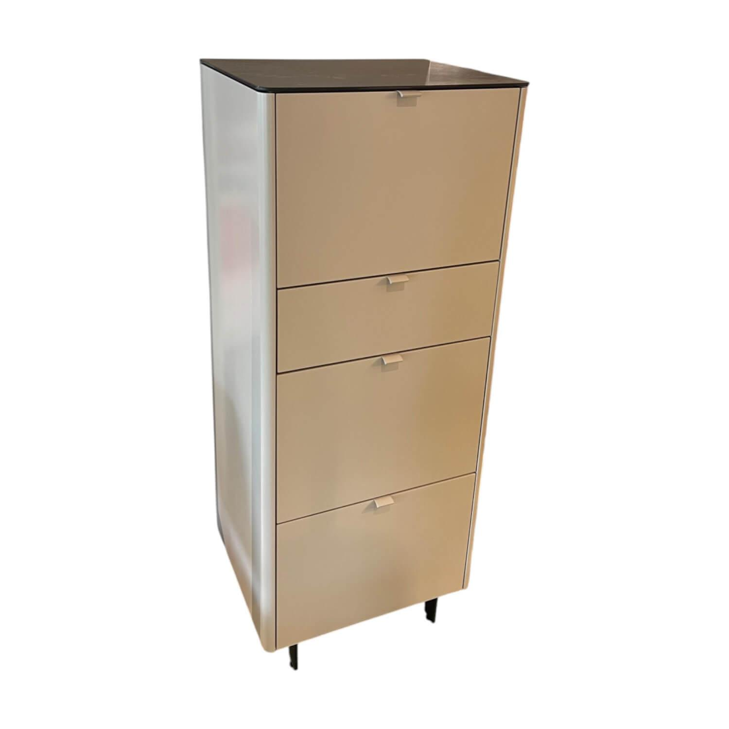 Sudbrock - Kommode Goya Lack Kaschmir Beige Abdeckblatt Marmor Schwarz Glänzend Kufe Schwarz - 1