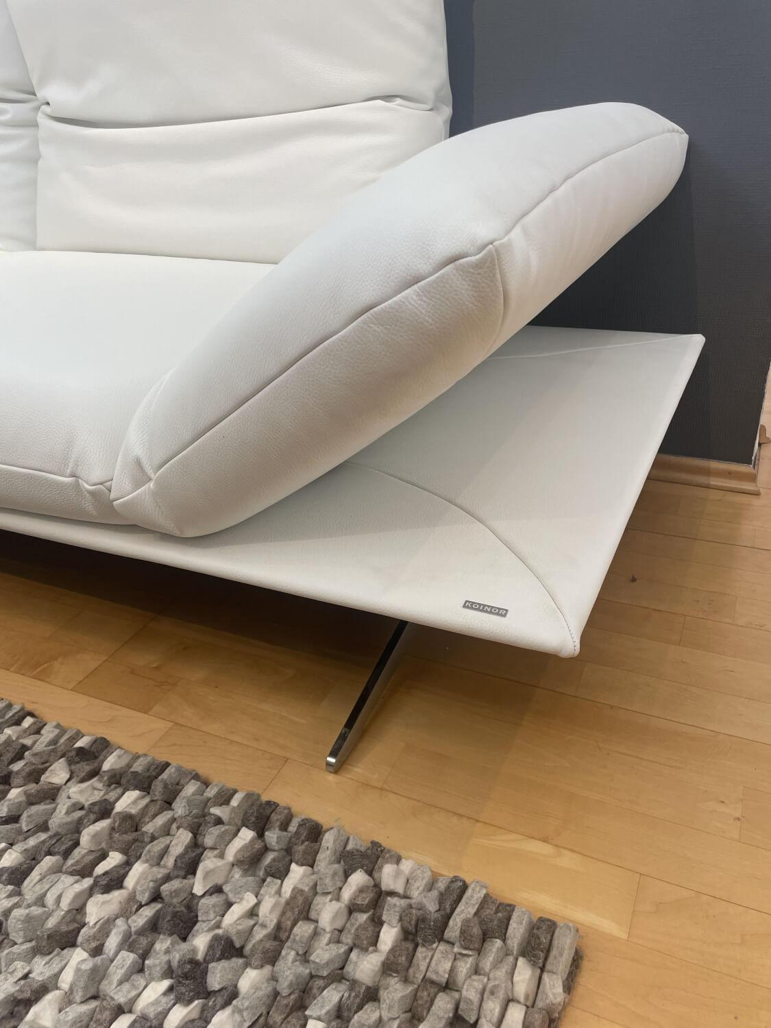 Koinor - Sofa Francis Leder Bull Latte Weiß Füße Metallkufe Nickel Satiniert - 2