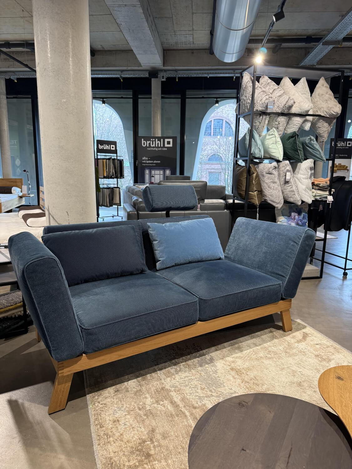 Brühl - Funktionssofa 2,5-Sitzer Lofoten Stoff 4490 0065 Blau Gestell Eiche Hell Geölt - 2