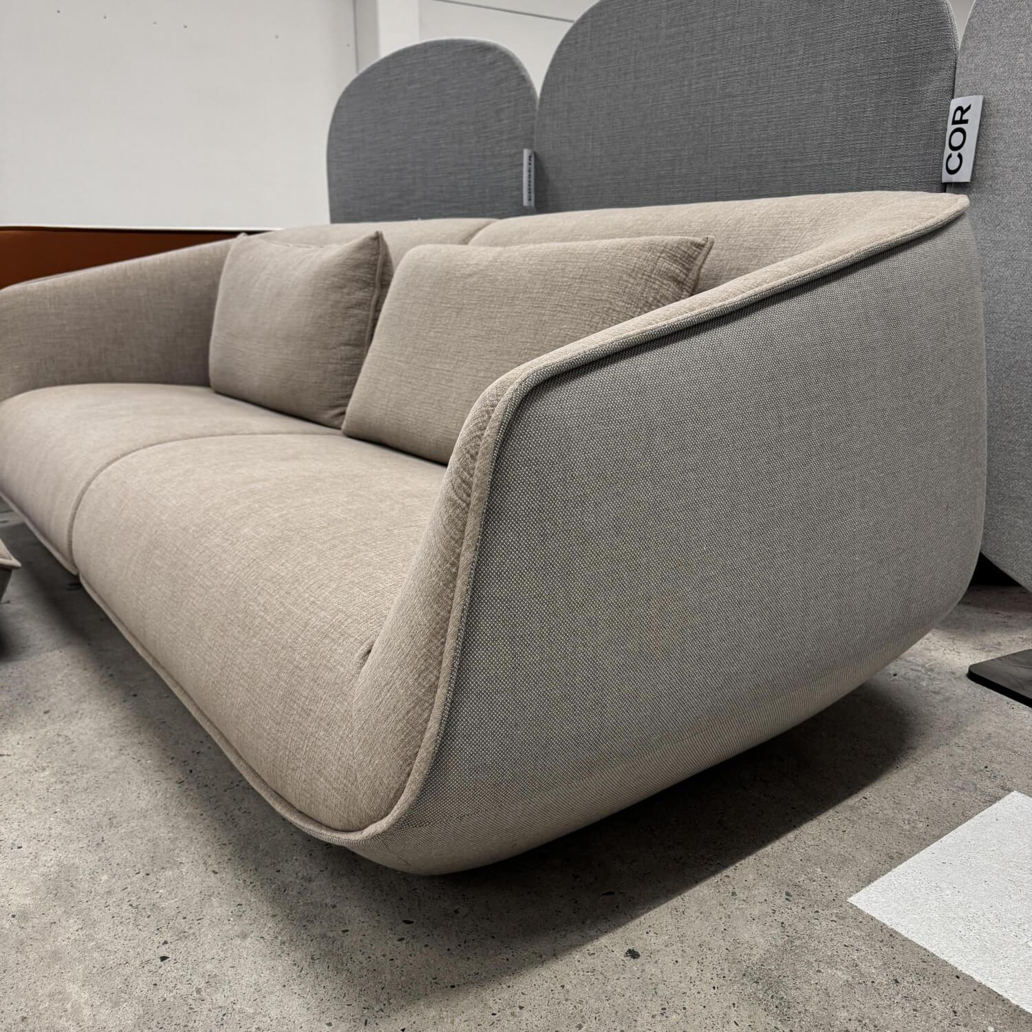 COR - Sofa Nook 36311 Innen Stoff 10121 Lehm Grau Außen Stoff 8231 Taupe Grau Beige Mit Rückenkissen Und Hocker - 2