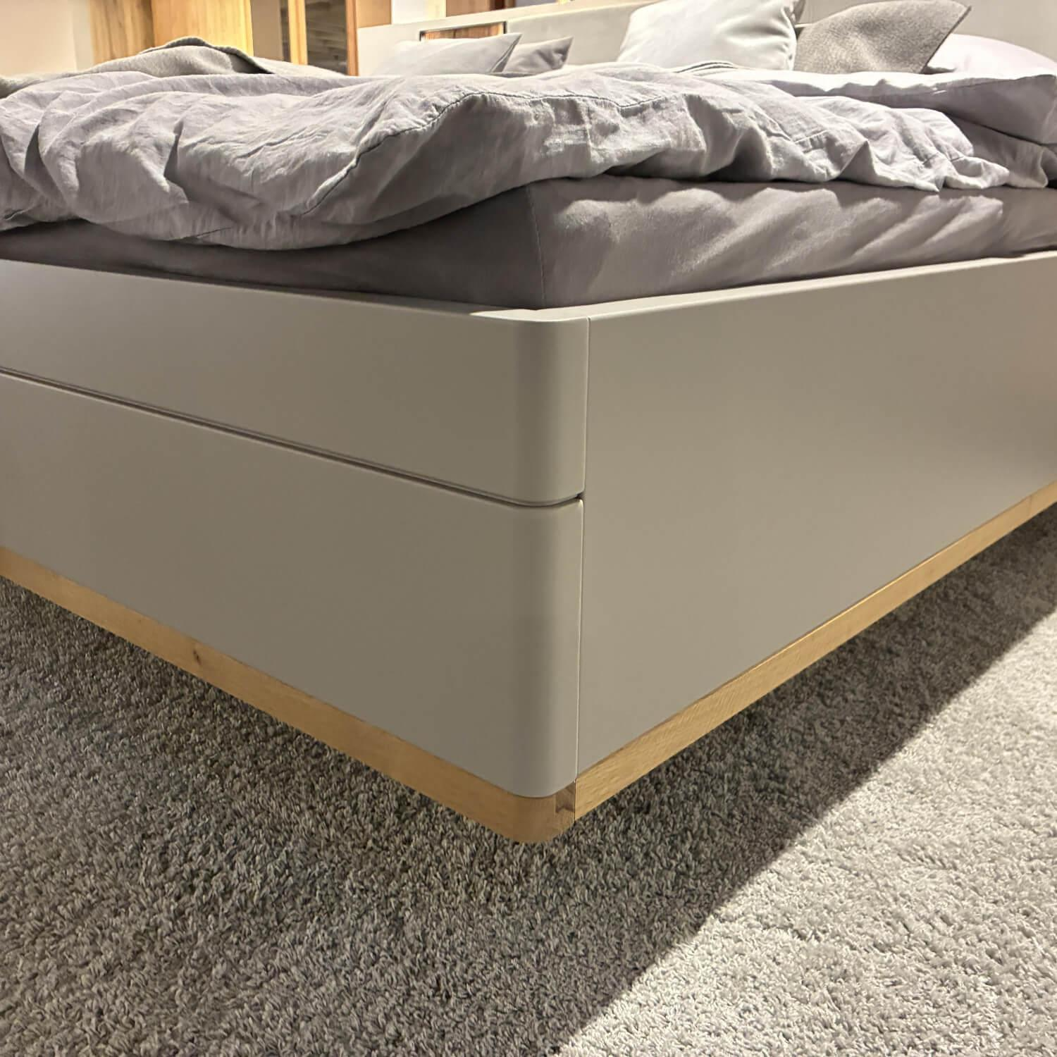 Wöstmann - Schlafzimmer WSL 8800 Lack Samtgrau Mit Spaltholz-Akzent Stoff Lightgrey Grau Mit Akzentlicht - 12