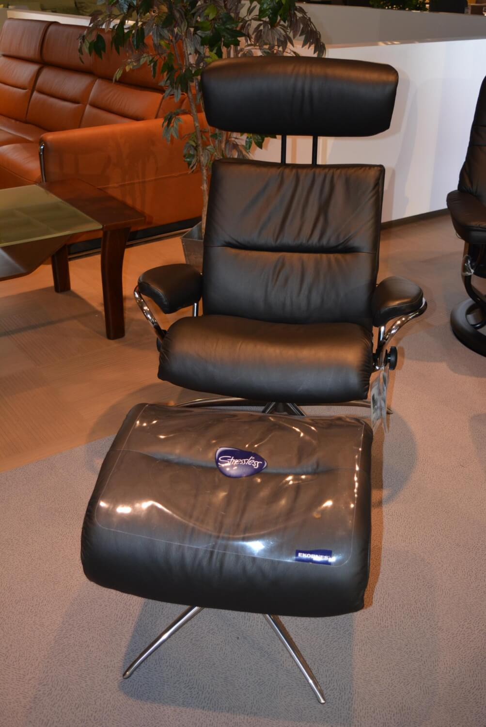 Stressless - Relaxsessel Tokyo Star M Niedrige Leder Paloma Black Schwarz Mit Hocker Rückenlehne Mit Kopfstütze Standard Base Star Base - 4