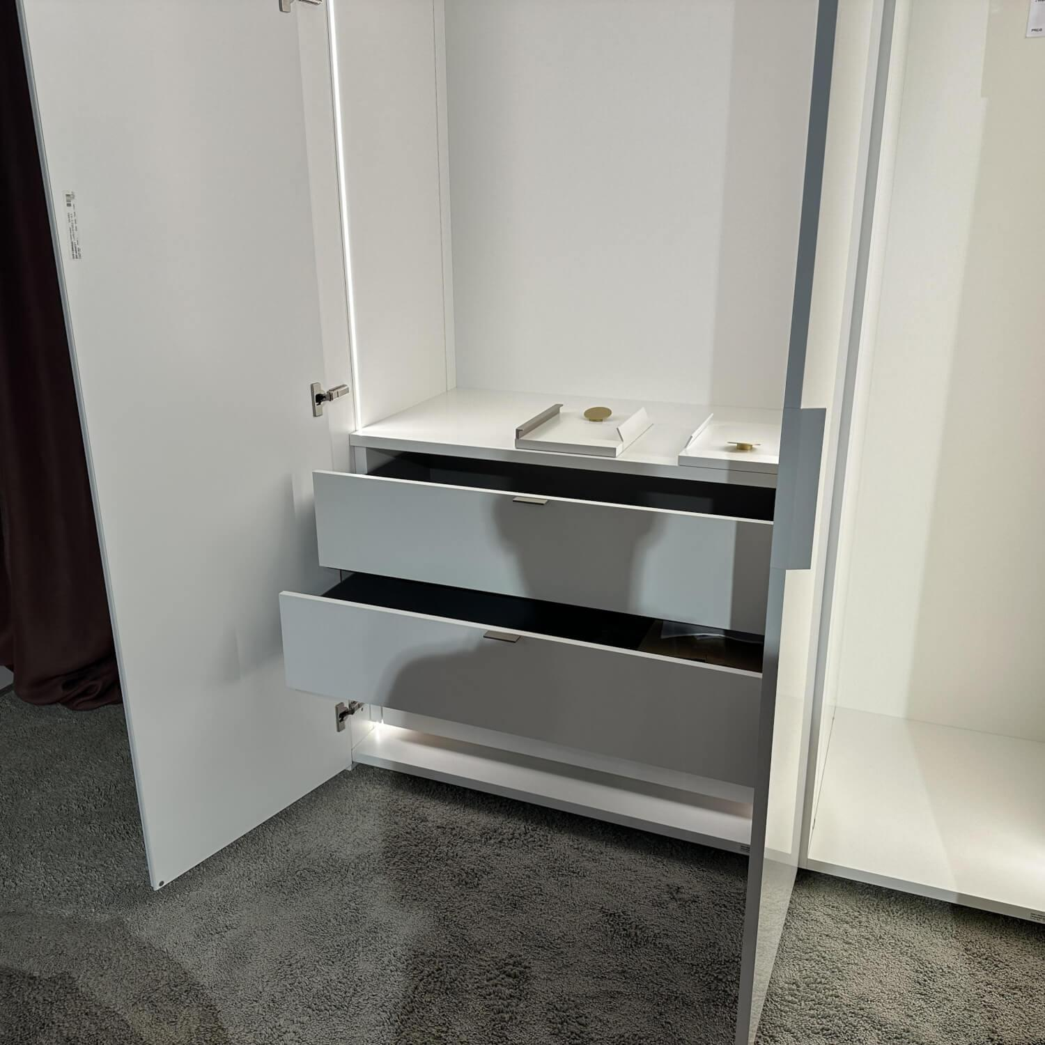 Interlübke - Kleiderschrank Intaro D3405 Lack M03 Schneeweiß Mit Beleuchtung Und Innenspiegel - 4