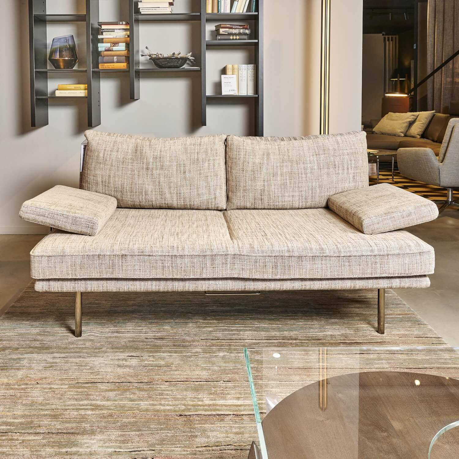 Sofa Living Platform Stoff Grace 7900 Golden Sand Gestell Schwarzchrom