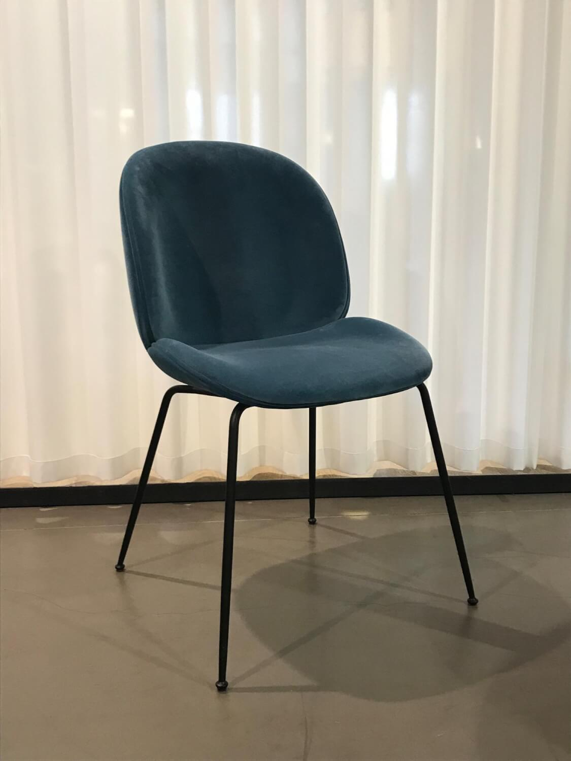Stuhl Beetle Dining Chair Bezug Samtstoff Velluto Gestell Schwarz