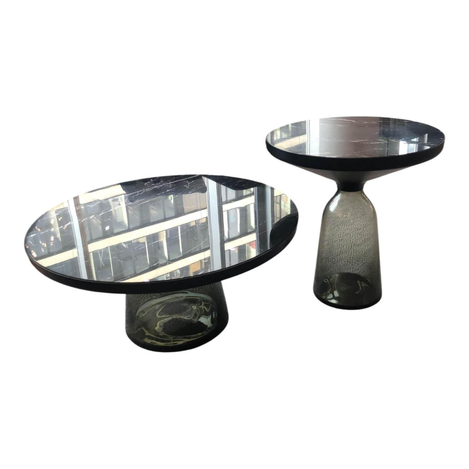 ClassiCon - 2er-Set Bell Coffee Table und Bell Side Table Marmor Nero Marquina Fuß Quarzgrau - 1