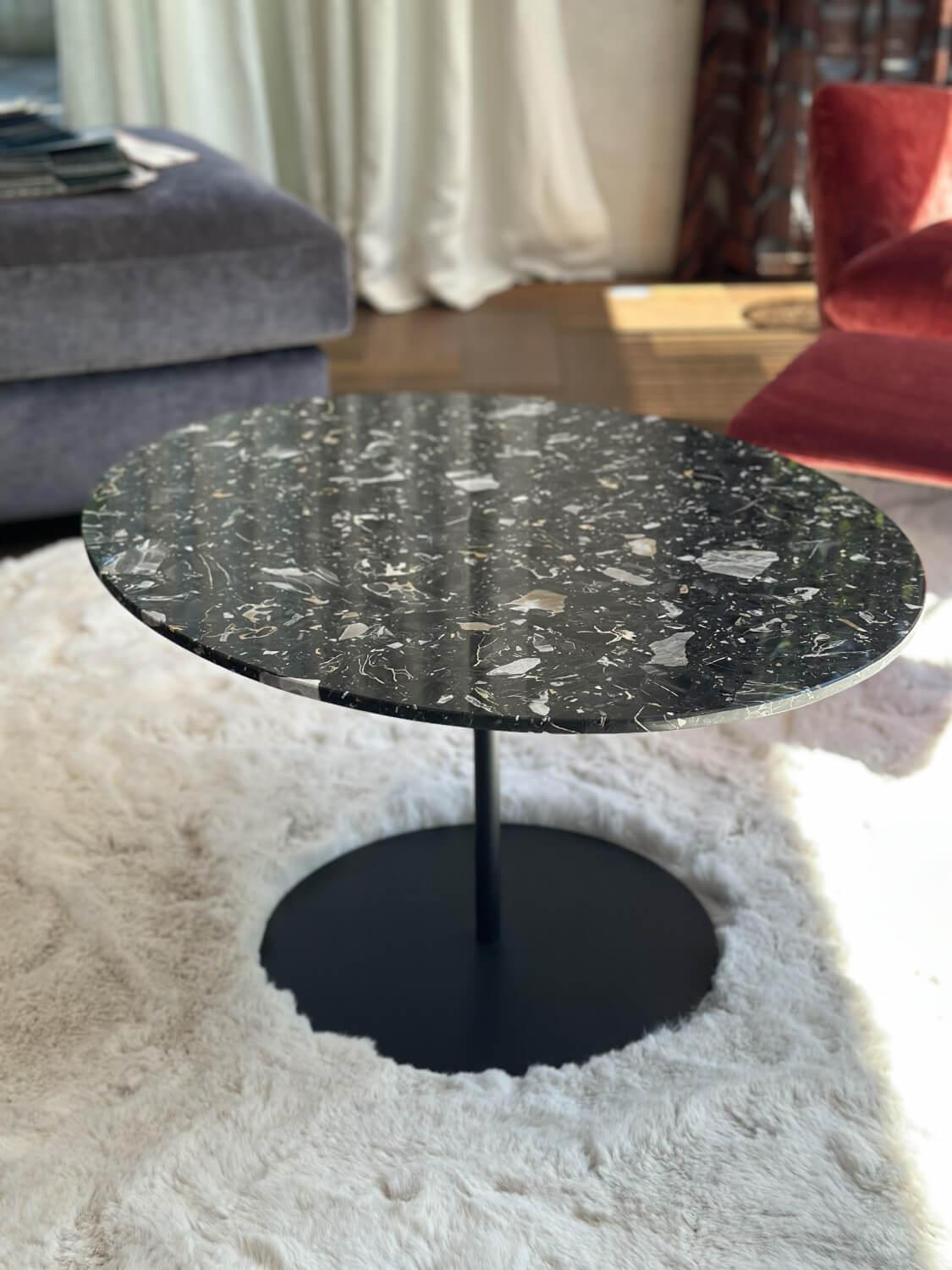 Bielefelder Werkstätten - Tisch Kelly  T 116 201 Platte Terrazzo Portoro Marmoriert Schwarz Gestell Metall Schwarz Matt Pulverbeschichtet - 2