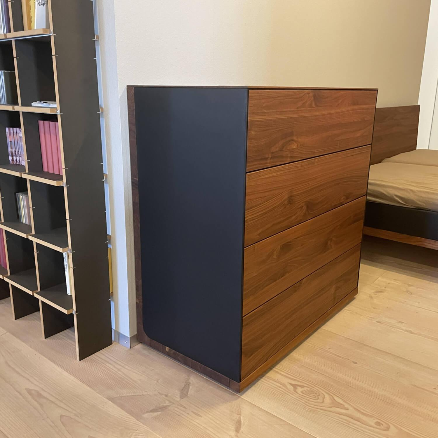 Team 7 - Chest of drawers Riletto natural oil walnut leather sides L1 black - 4