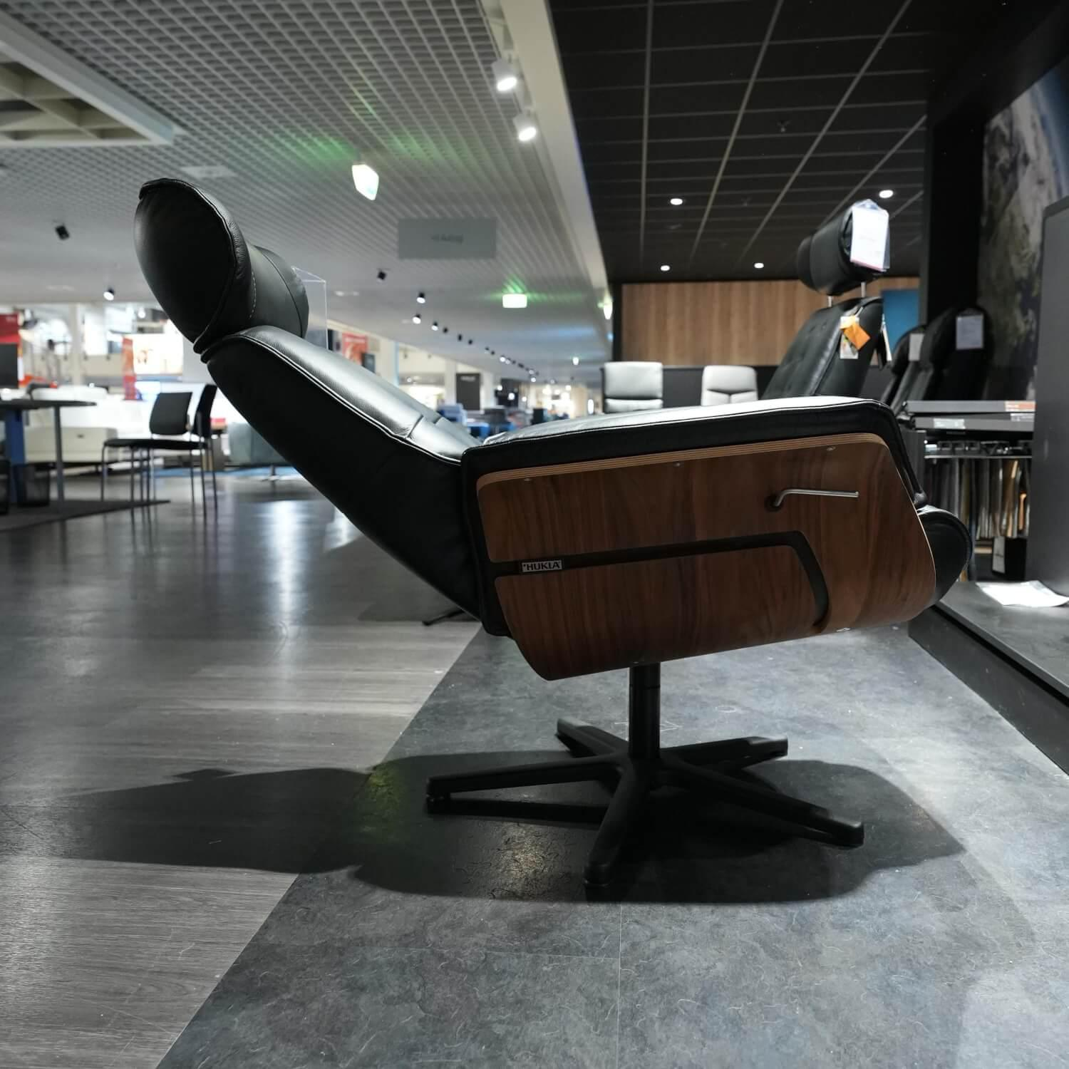 himolla - Sessel VS HU1141 Leder 56 Torro Schwarz Gestell Holz Nussbaum Metallfuß Schwarz Mit Verstellbarer Rückenlehne Inklusive Hocker - 6