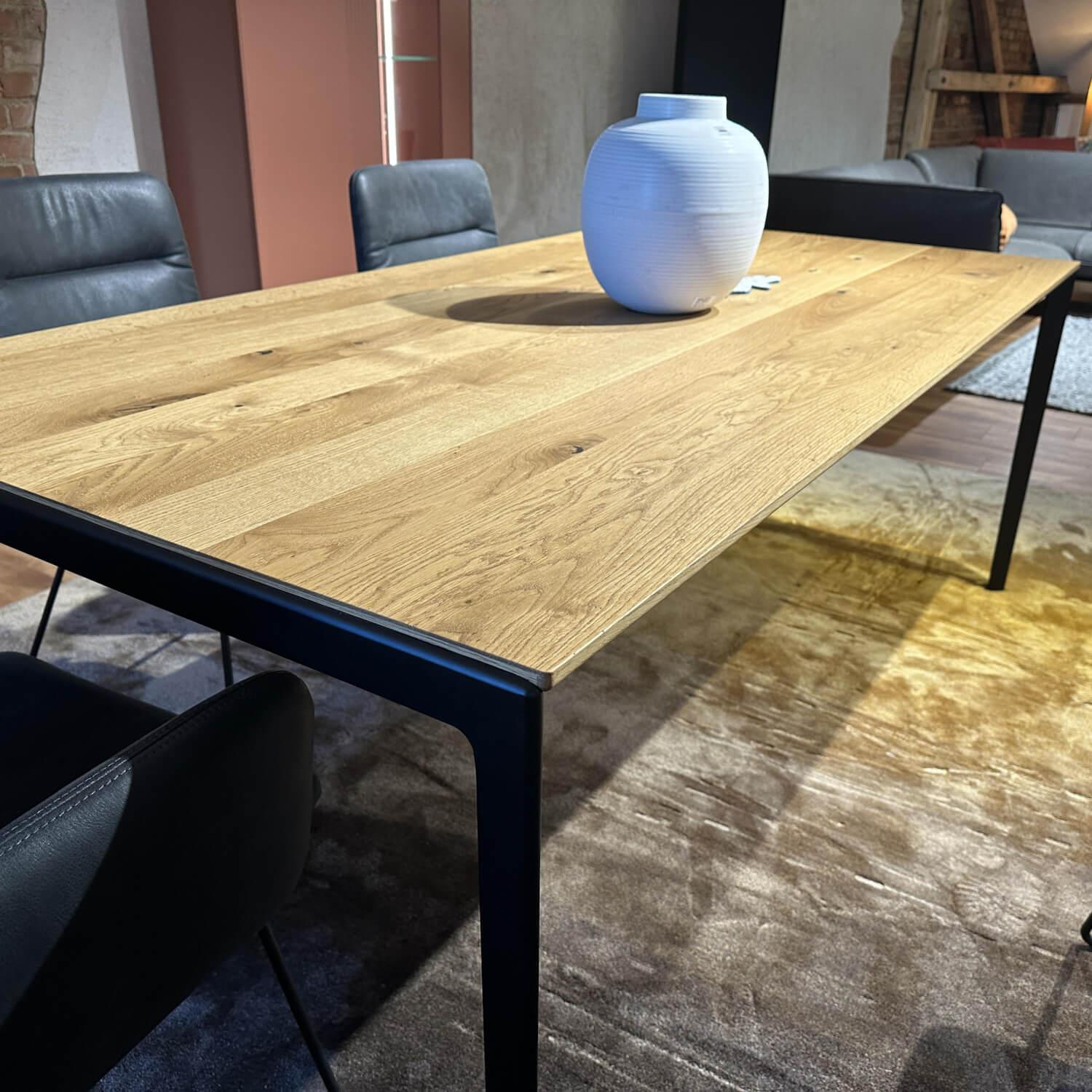 Team 7 - Esstisch Tak Eiche Wild Natur Geölt Gestell Stahl Pulverbeschichtete Schwarz Matt Mit Auszug - 4