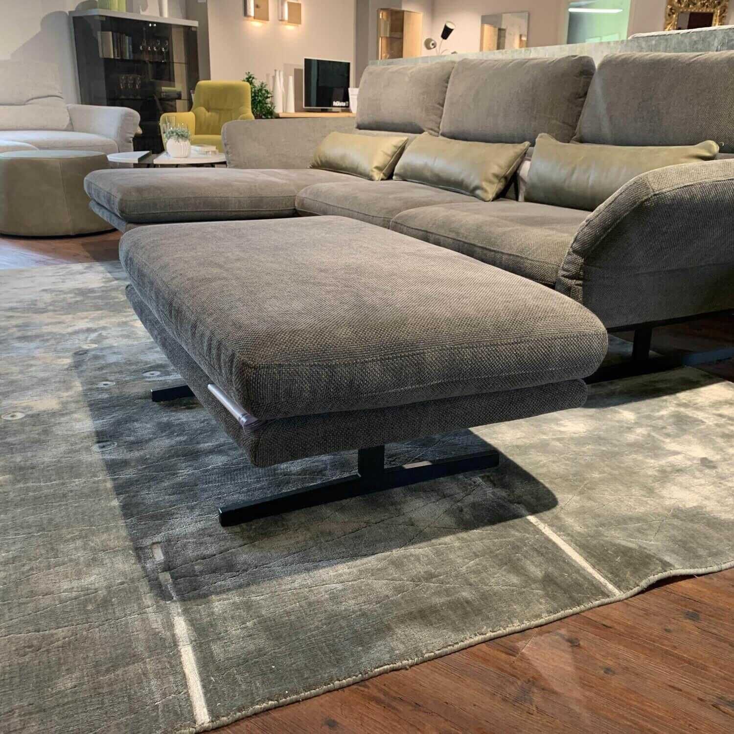 Comfort Republic - Ecksofa Alexander Stoff Lora 156 Hunter Grau mit Hocker und 3 Nierenkissen - 2