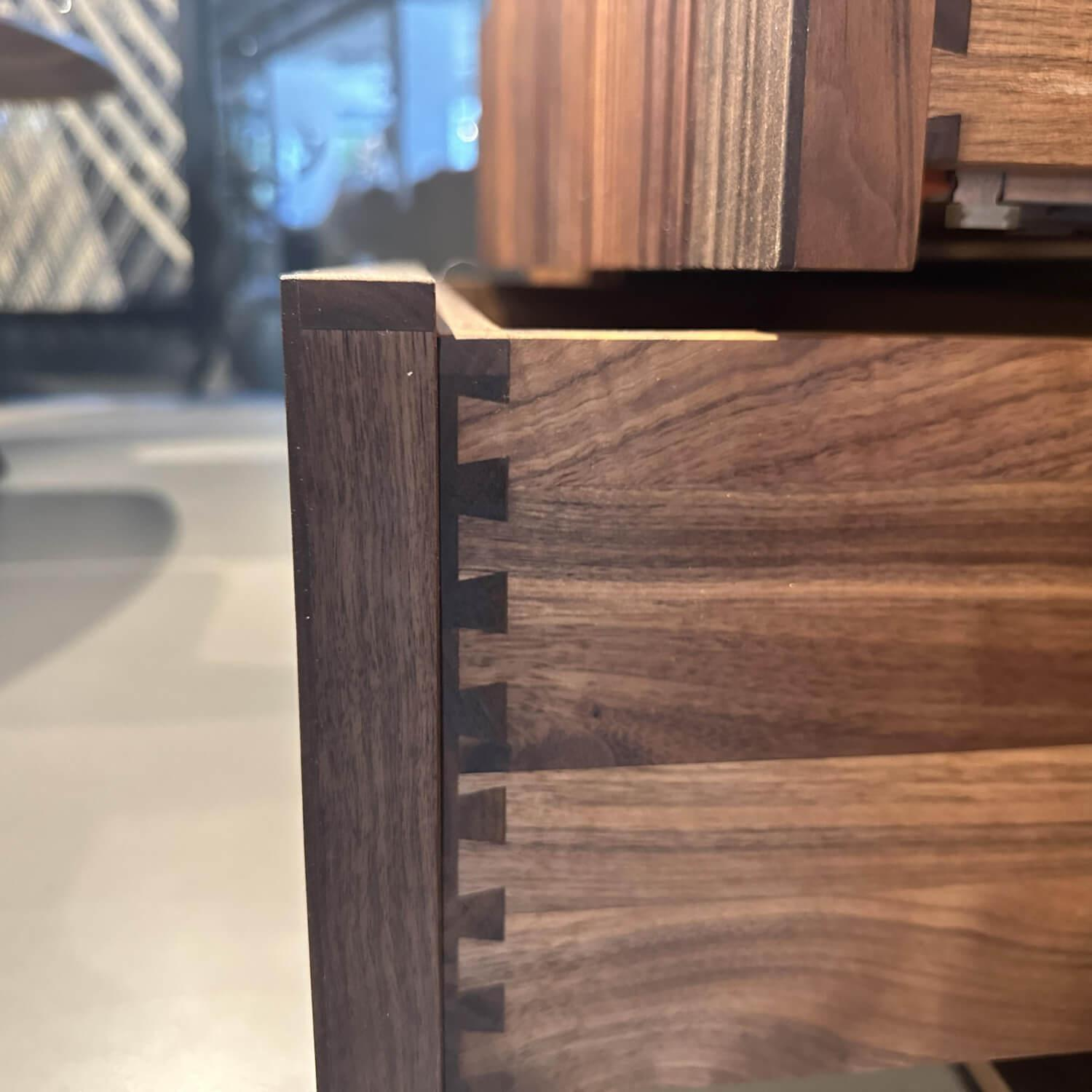 Riva1920 - Sideboard Vela Nussbaum Ohne Knoten Geölt - 8