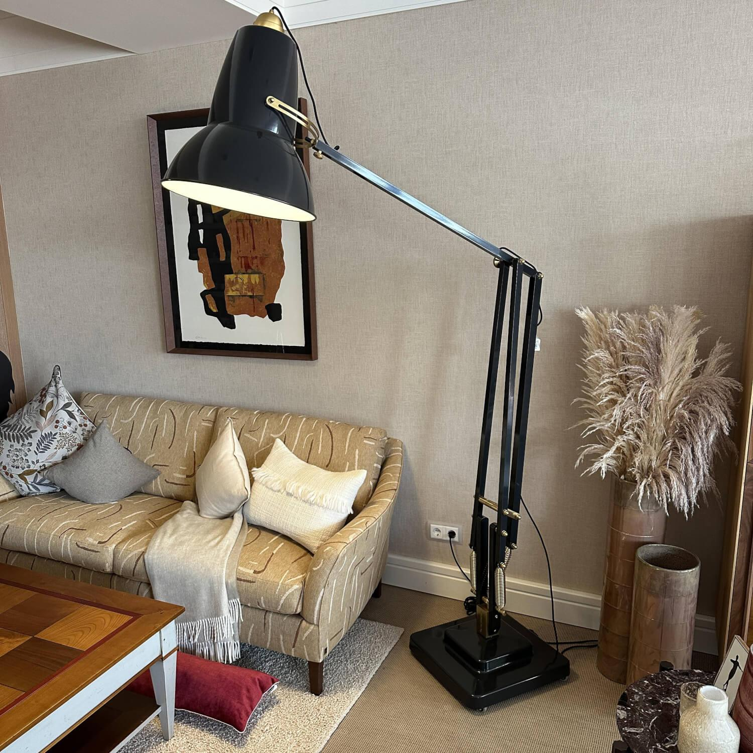 Anglepoise - Stehleuchte Giant Brass Gusseisen Dunkelgrau Messing - 7