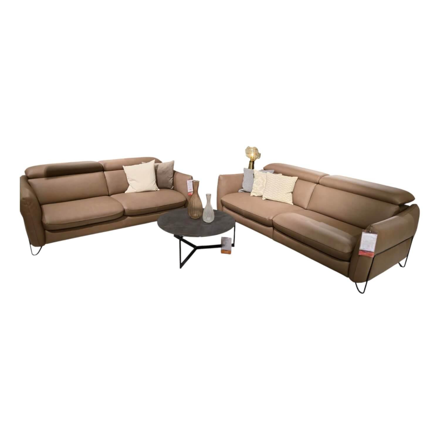 Calia Italia - Höhe / Tiefe // 2er Set Sofa Confetto Leder Nature Terra 74 Braun Metallfuß Schwarz Matt Mit Relaxfunktion Und Kissen - 1
