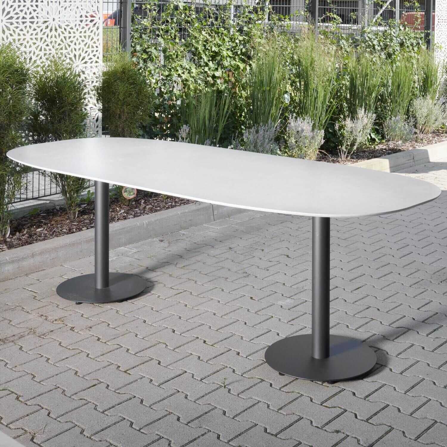 Esstisch Outdoor T-Table Oval Tischplatte Keramik Linen Gestell Pulverbeschichtet Wenge