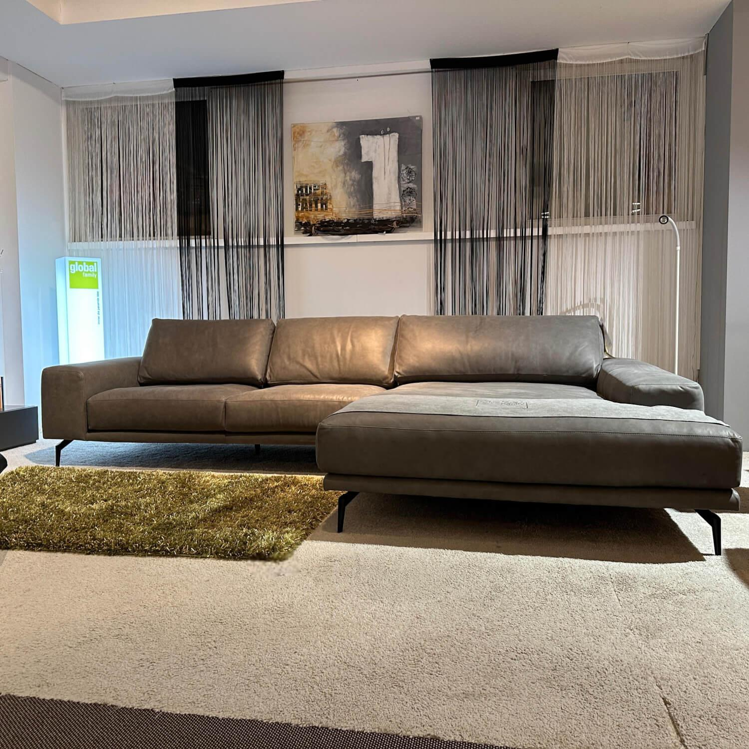 Natura - Ecksofa Redington Leder Montana Grey Grau Füße Metall Schwarz - 5