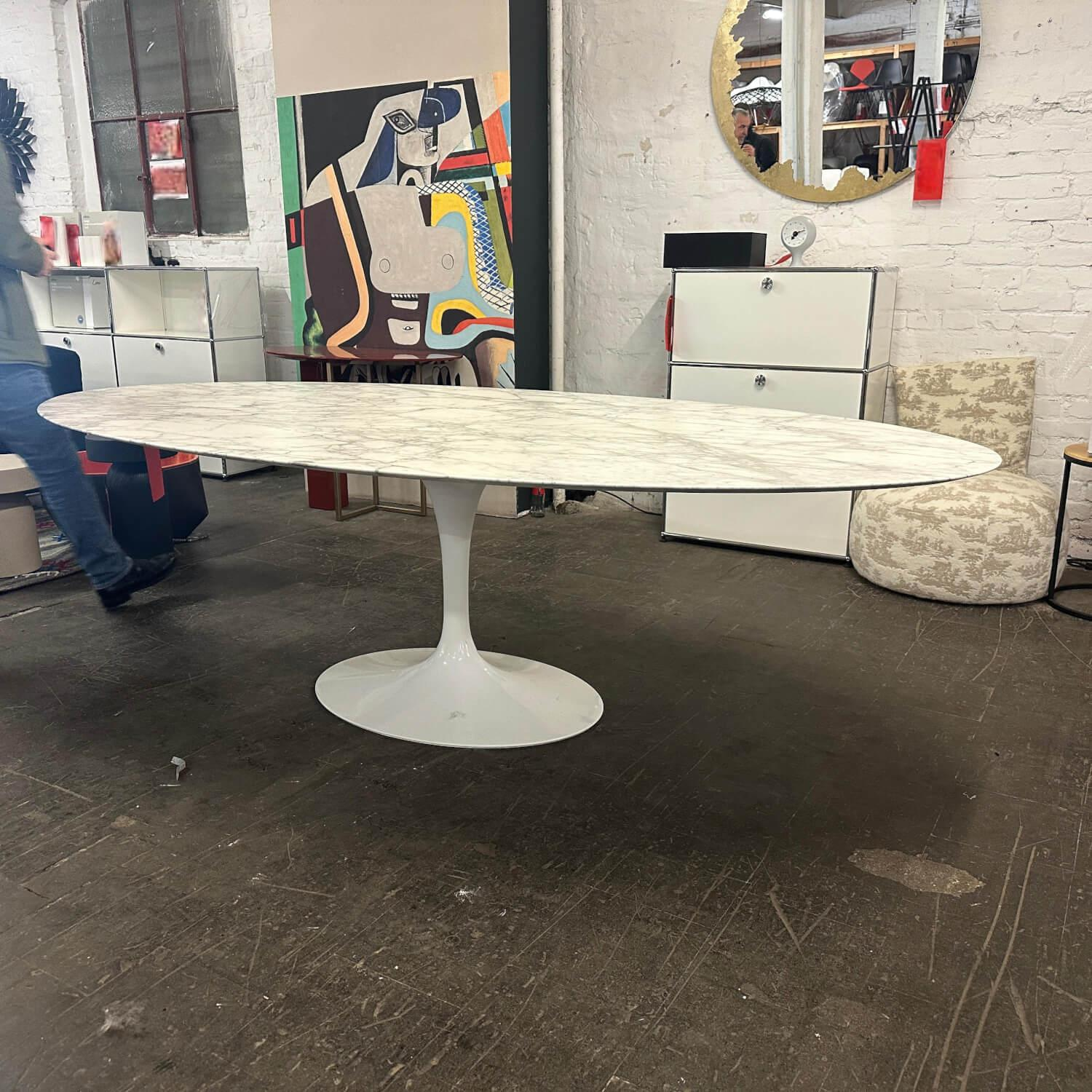 Knoll International - Tisch Saarinen Oval Platte Marmor Arabescato Weiß Gestell Aluminium Mit Rilsan Oberflächenbeschichtung - 7