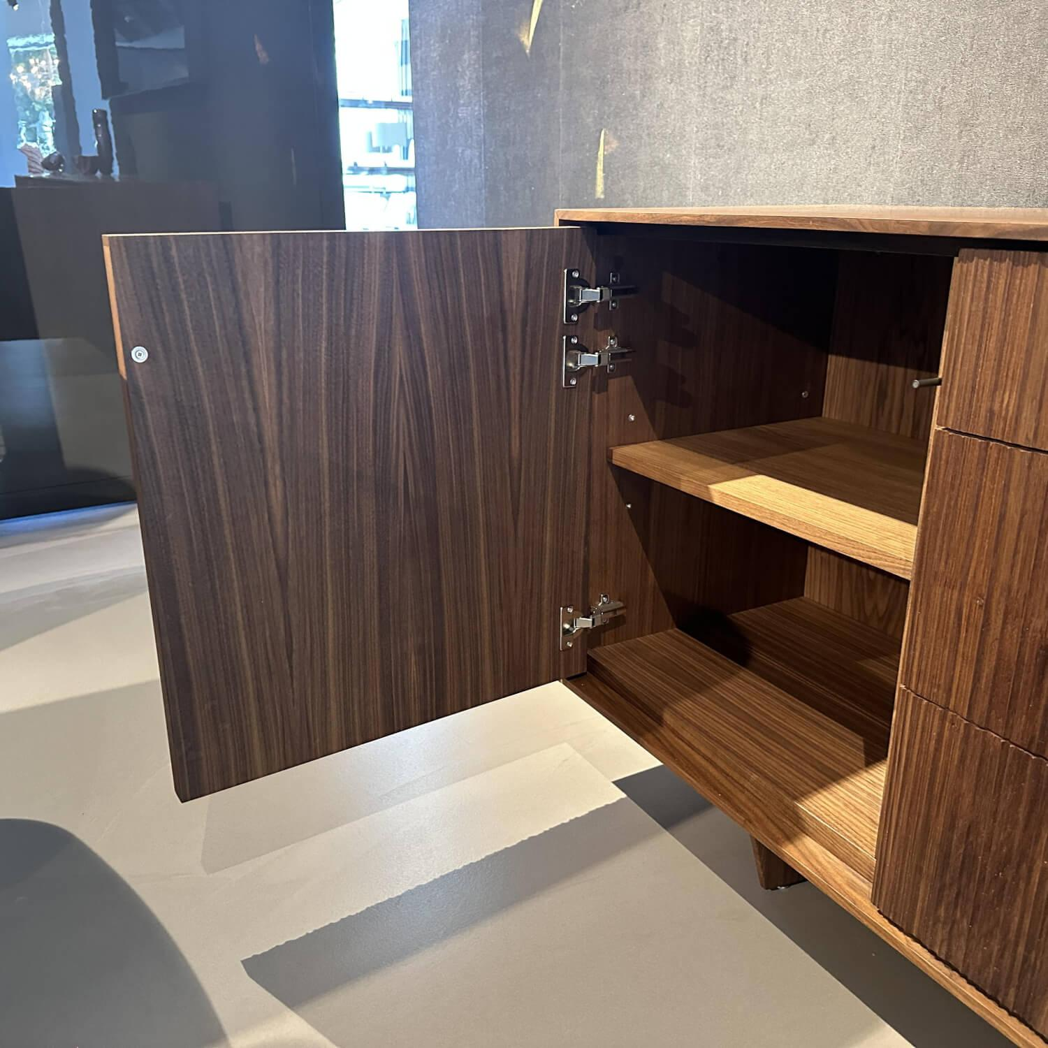 Riva1920 - Sideboard Vela Nussbaum Ohne Knoten Geölt - 4