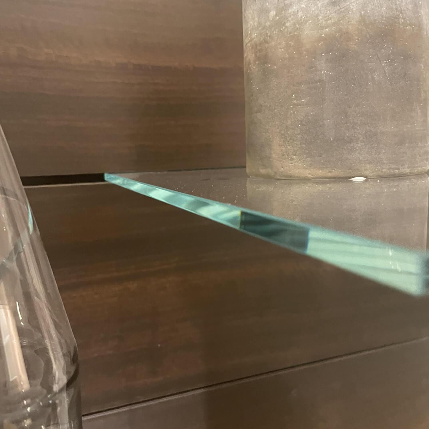 Interlübke - Vitrine Just Cube Light mit Beleuchtung Korpus Lack Rückwand Eucalyptus 5 Glasböden und Abdeckplatte - 2