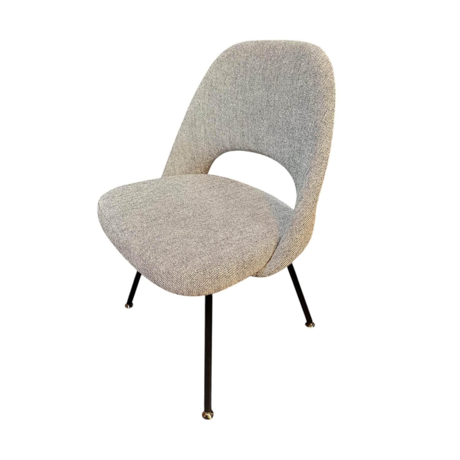 Knoll International - Stuhl Saarinen Conference Stoff Kvadrat Hallingdal 126 Grau Stahlbeine Schwarz Lackiert - 1