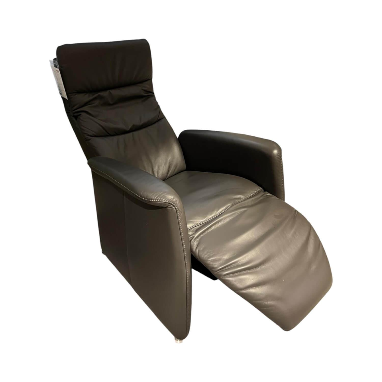 Activineo - Sessel Baccara Leder WM Anthrazit Füße Rollen Schwarz Mit Ausklappbarer Fußablage - 1