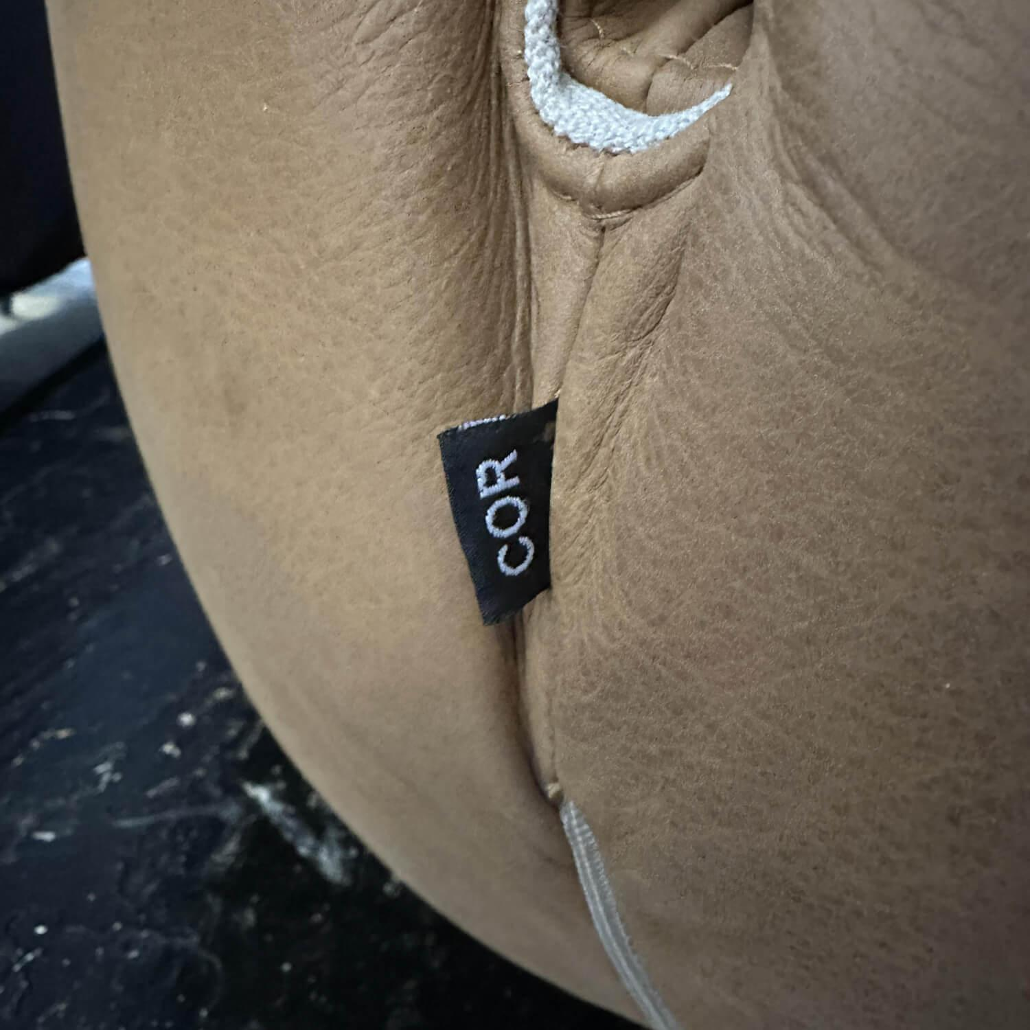 COR - Sofa Jalis 21 Bezug Leder Puro 490 Camel Braun Rahmengestell Buche Massiv Mit Filzgleitern Inklusive Rückenkissen - 5